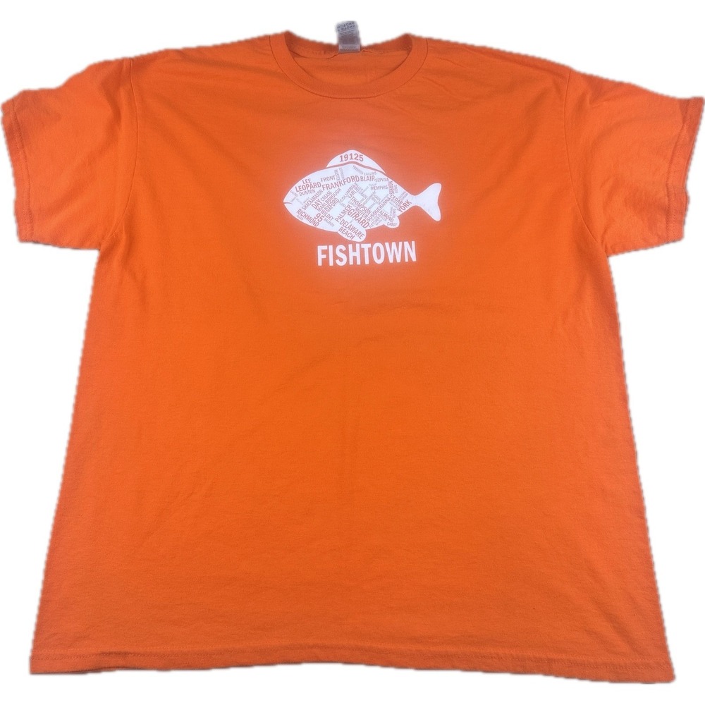 Gildan Mens Fishtown Philly Fish Graphic T-Shirt Large Orange Short Sleeve Tee
